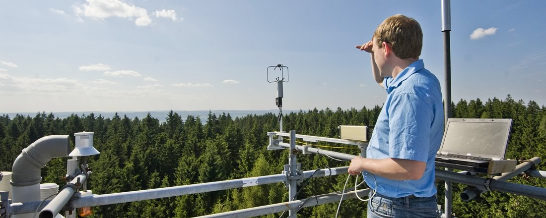 Energie- und Stoffaustausch in einem Waldökosystem: Messturm im Fichtelgebirge